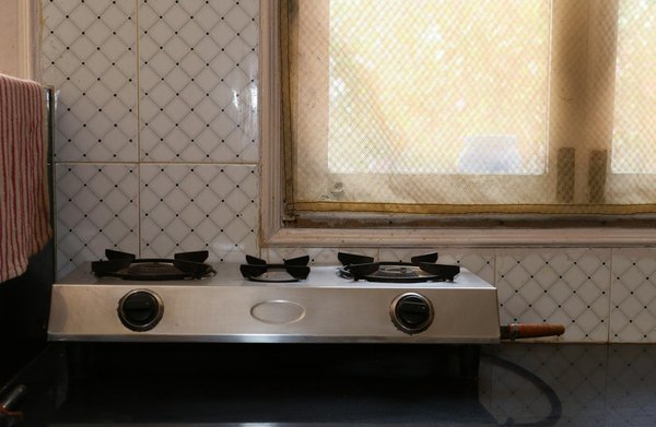 Créez votre espace de rêve avec une table bois résine unique