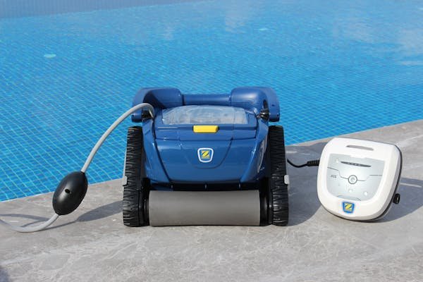 Quel type de robot de piscine convient le mieux à votre bassin ?